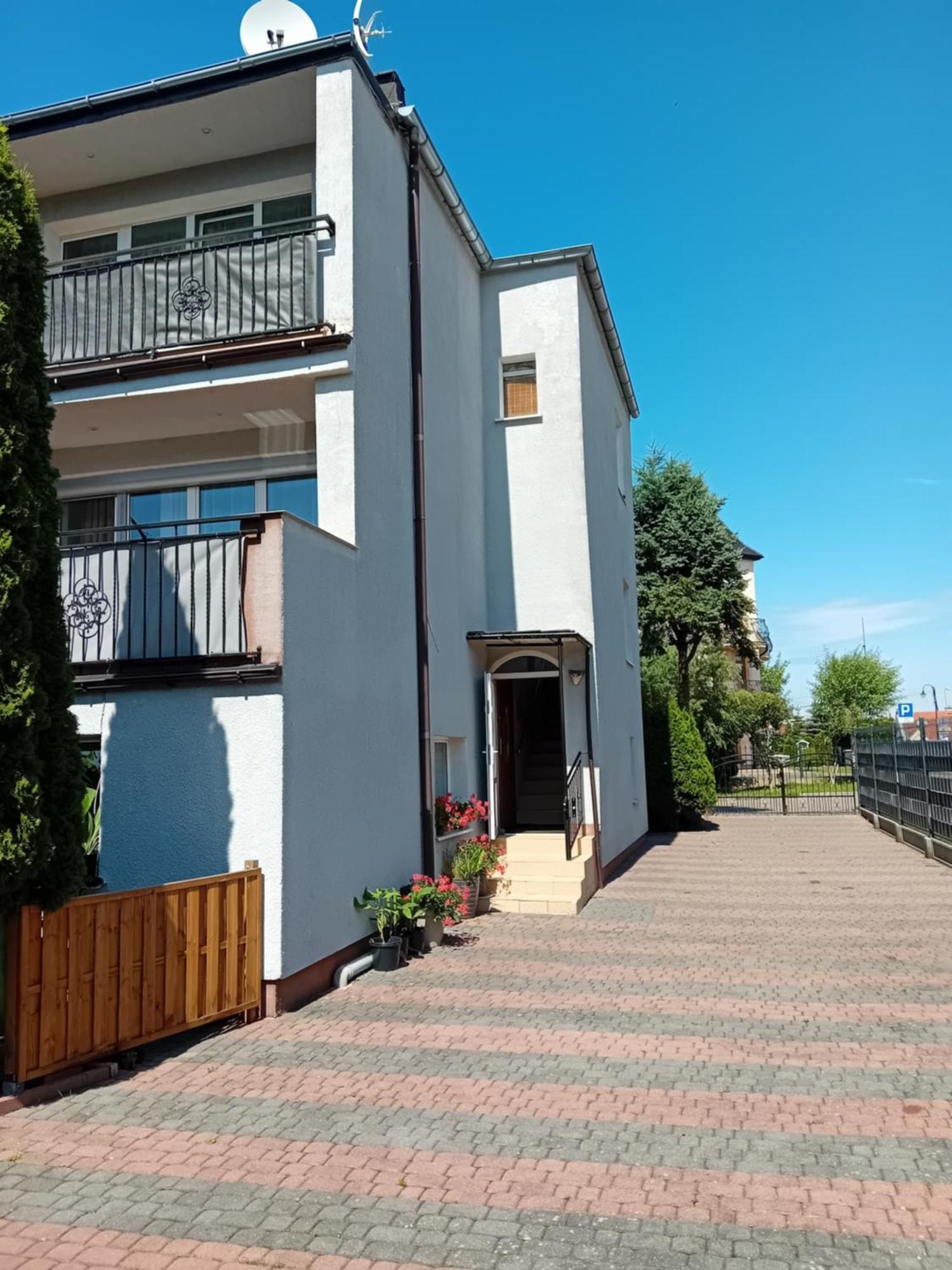 Apartamenty Eka Dom Goscinny 350M Do Plazy Rewal Exterior foto